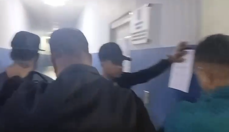 Se entregan tres de los cinco presos que escaparon de destacamento policial en Moca