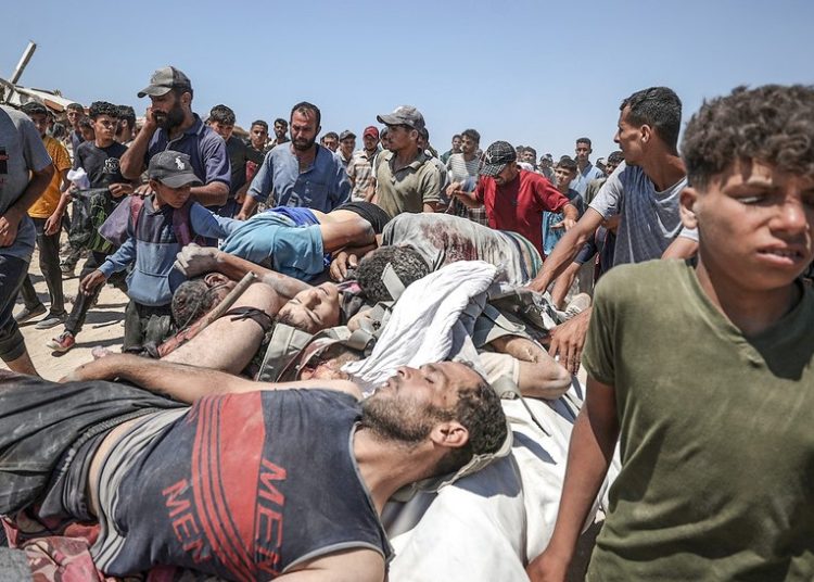 Al menos 94 muertos tras ataque israelí contra punto de ayuda humanitaria en Gaza