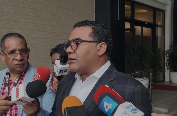 “No se puede complacer a todos”: Diputado defiende ley de residuos sólidos pese a críticas