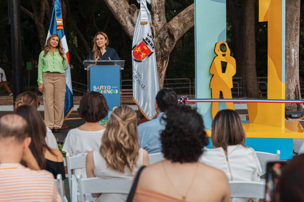 Carolina y Centro Cultural Amaya inauguran la escultura “Reto al Futuro” | 3 | Carolina y Centro Cultural Amaya inauguran la escultura “Reto al Futuro” - Noticias de hoy en República Dominicana | De Último Minuto