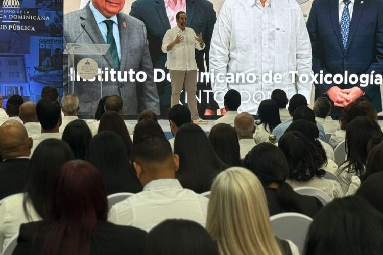 Víctor Atallah presenta logros en salud y traza ruta para transformar el sistema sanitario dominicano