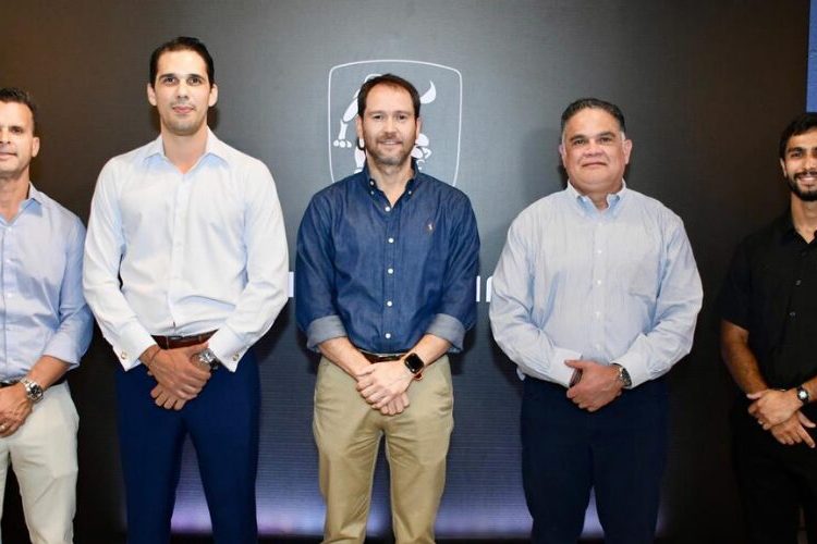 Forthing expande su presencia con los nuevos modelos V3 y M5