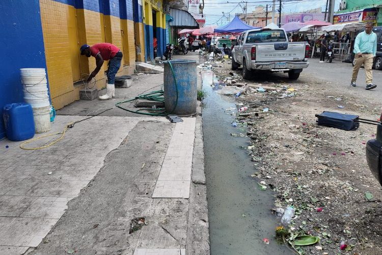 Aguas negras y brote de heces fecales en San Carlos: residentes claman por solución definitiva