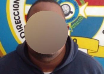 Policía arresta a hombre acusado de causar graves quemaduras a un haitiano en Barahona