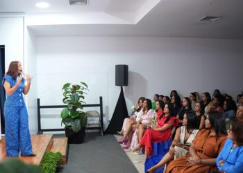 Conferencia “Si no te llega la oportunidad, créala”, reúne a 200 mujeres dominicanas