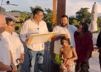 Ayuntamiento de Río San Juan declara a DJ Khaled “Hijo Adoptivo” por su promoción del turismo local