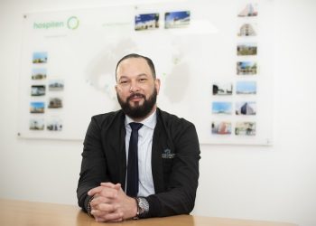 Asegura peluqueras, jardineros y peloteros son propensos a lesionarse del manguito rotador del hombro