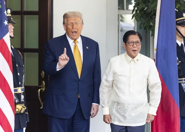 Trump reduce los aranceles a Filipinas al 19% a cambio de la apertura a su mercado