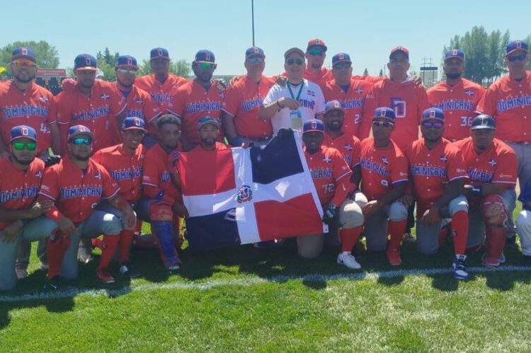 RD supera a Japón en el inicio del Mundial de Softbol en Canadá
