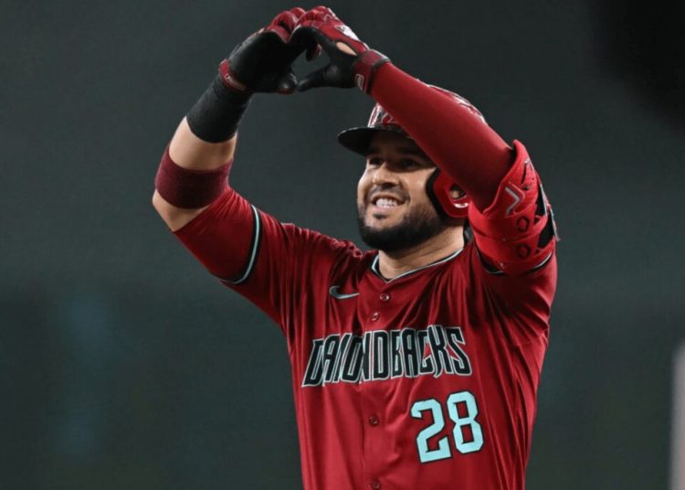 Eugenio Suárez regresa a los Marineros en un canje con los Diamondbacks