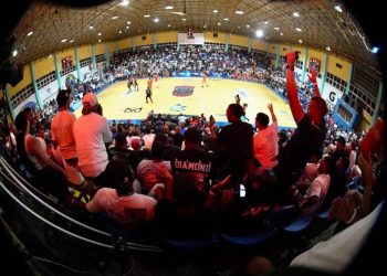 Titanes del Sur dominan desde la larga distancia y colocan a los Leones contra la pared en Semifinal B