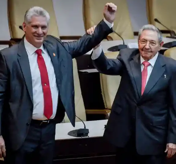 Cuba suprime límite de edad para ser presidente del país