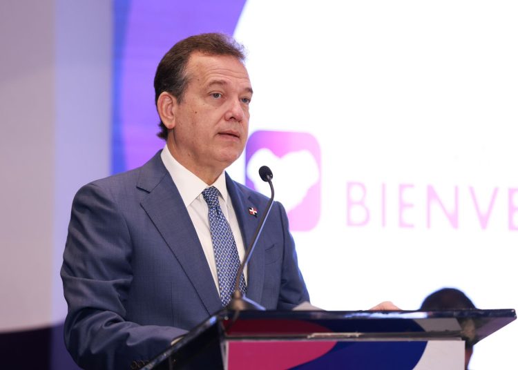 Ministro Ito Bisonó representará a República Dominicana en encuentro global sobre mipymes en Sudáfrica