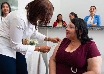 Instituciones conmemoran el Día Mundial contra la Hepatitis con jornada de vacunación en Ciudad Juan Bosch