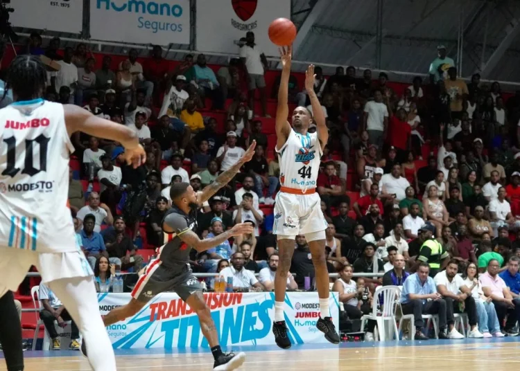 Titanes del Sur barren a los Leones y avanzan a la final de la LNB
