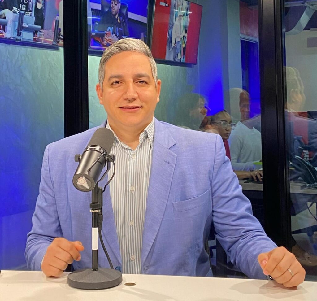 “Magín Díaz es un ministro inconstitucional", afirma comunicador Rodolfo Santos - Noticias de hoy en República Dominicana | De Último Minuto