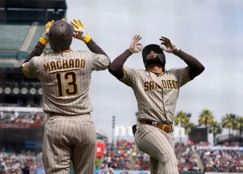 Machado y Tatis Jr. impulsan la ofensiva en victoria dominante de los Padres sobre los Cardenales