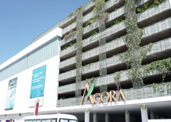 Joven que cayó desde Ágora Mall se despojó de sus pertenencias antes de lanzarse