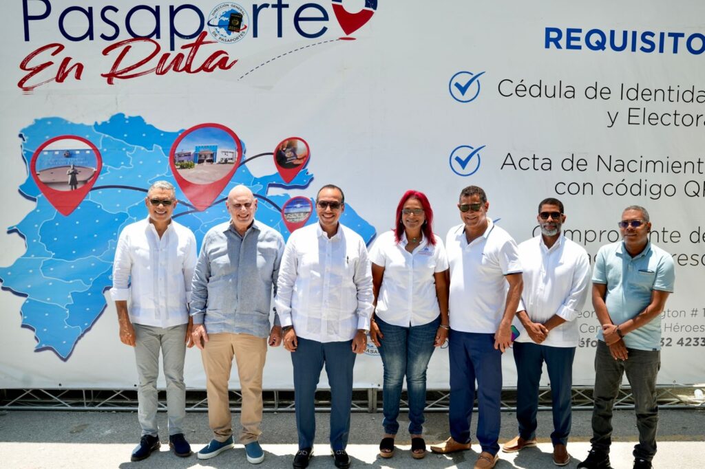 “Pasaporte en Ruta” beneficia a 927 ciudadanos en Samaná y anuncia instalación de nueva oficina provincial
