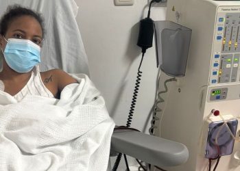 Mujer solicita ayuda para tratamiento de enfermedad