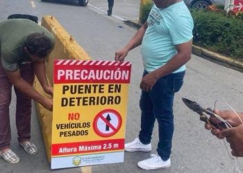 Director distrital de Juma Bejucal recibe muro de contención para desvío de tránsito