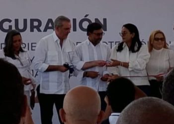 Presidente Abinader entrega varias obras en la provincia de Azua