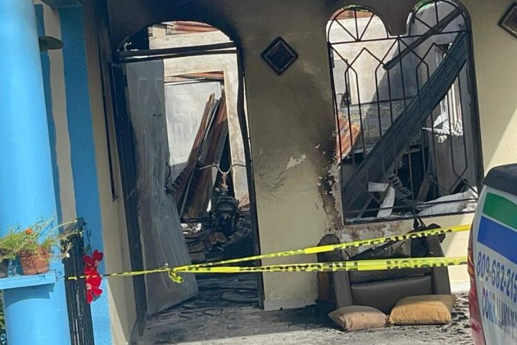 Mueren cinco personas de una misma familia al incendiarse su casa en Santiago
