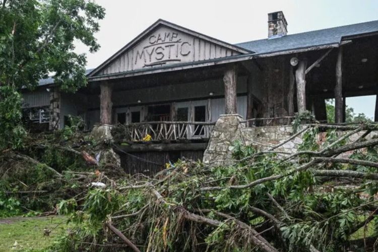 Inundaciones de Texas convirtieron el Campamento Mystic de niñas en una pesadilla