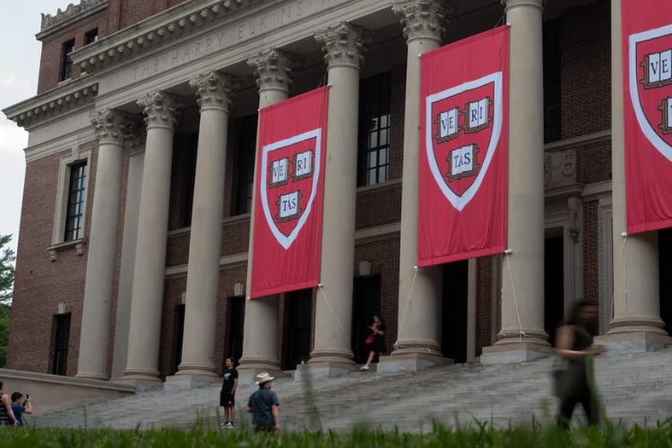 Gobierno de Trump ordena a Harvard entregar documentos sobre estudiantes extranjeros
