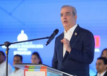 Abinader crea comisión para desarrollo sostenible y ecoturístico de las Cuevas del Pomier