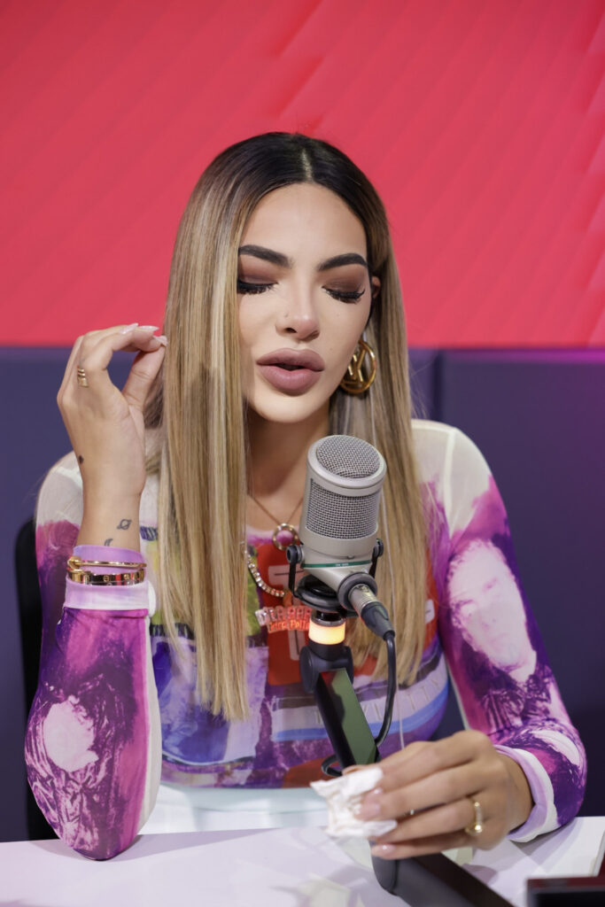Sandra Berrocal se va en llanto en Sin Filtro por comentarios tras entrevista al padre de su hija - Noticias de hoy en República Dominicana | De Último Minuto
