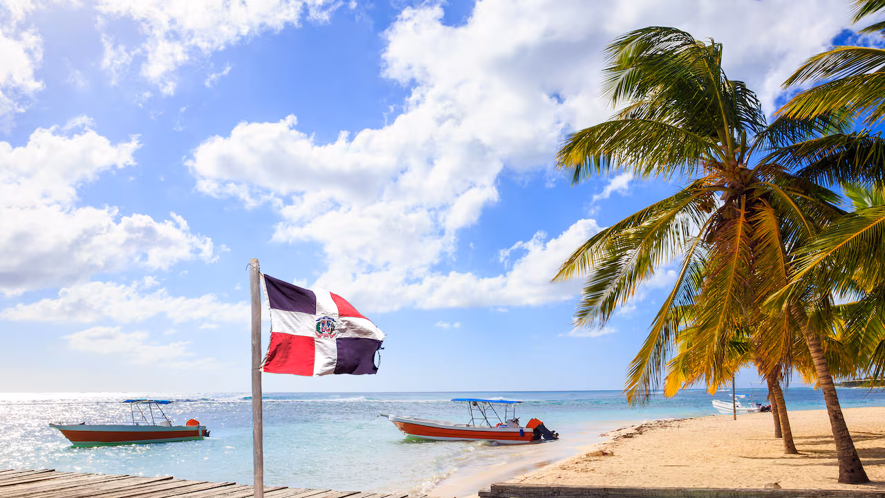 Solo el 35 % de los dominicanos viajó dentro del país en el último año, según estudio