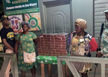 Detienen a dos mujeres con un contrabando de 16,000 cigarrillos en Dajabón