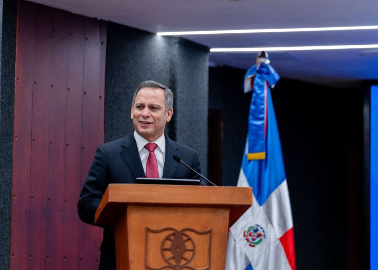 Henry Molina propone justicia más rápida, digital y basada en acuerdos