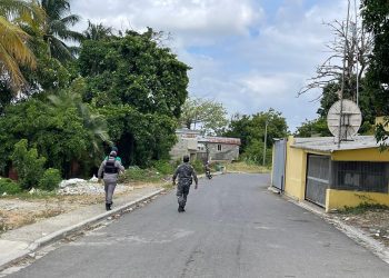 DINTEL, PN y MP, confiscan máquinas tragamonedas, drogas y apresan 12 personas en allanamiento en Santiago