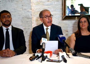 Dos mil estudiantes dominicanos aprenderán inglés con inteligencia artificial