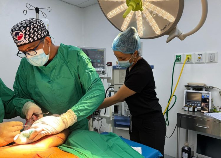 Sisalril da visto bueno para incluir cirugías reducción de mamas a mujeres con seguro médico