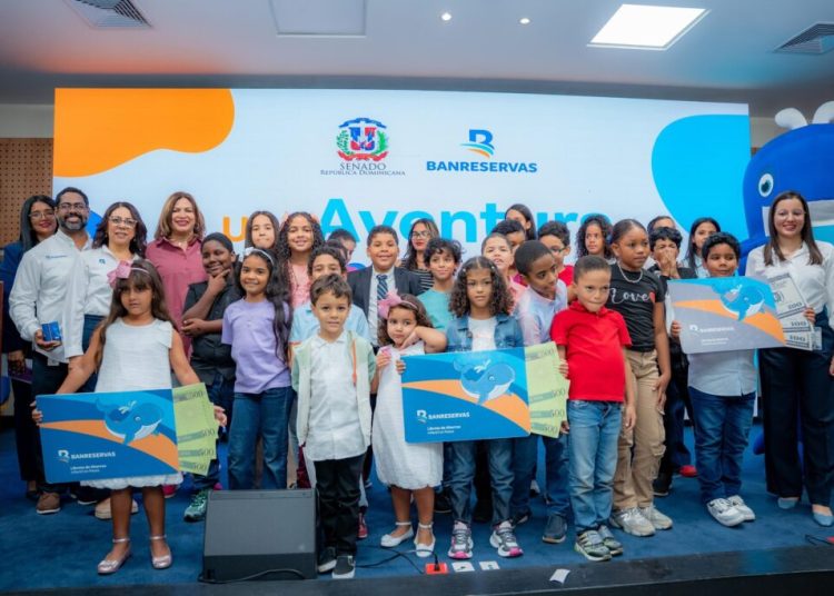 Senado imparte la charla “Aventura Financiera” a hijos de sus colaboradores
