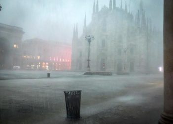 Una mujer muere por un violento temporal que sume en el caos el norte de Italia