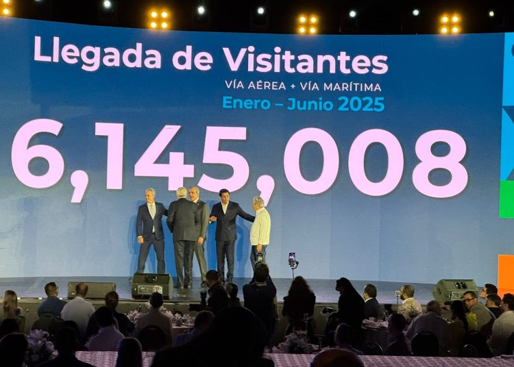 RD rompe récord histórico en turismo: más de 6.1 millones de visitantes en el primer semestre de 2025