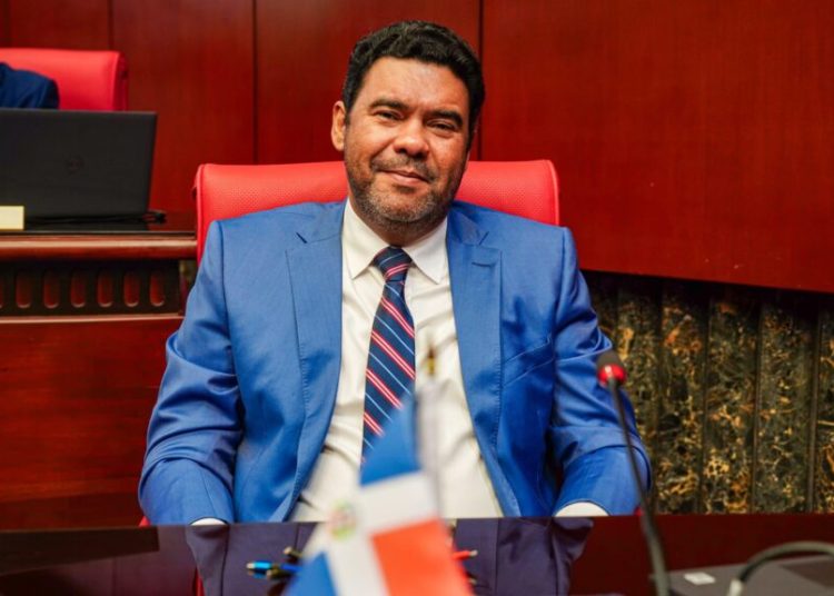 Senador Rafael Duluc califica de “tremendista e injusta” reacción del empresariado ante reforma al Código Laboral