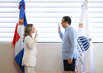 Administración Pública juramenta a Gloria Reyes en la nueva Dirección de Desarrollo Social Supérate