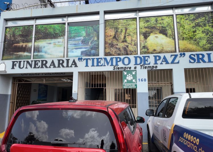 Velan restos de madre e hija asesinadas por capitán del Ejército