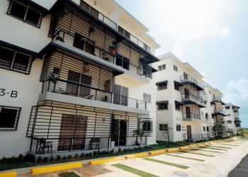 Con una inversión de RD$182 millones Abinader entrega 72 nuevos apartamentos en Boca Chica