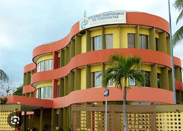 Colegio Dominicano de Periodistas, desacata sentencia definitiva que ordena reintegrar a la Escuela Turística del Caribe en su edificio