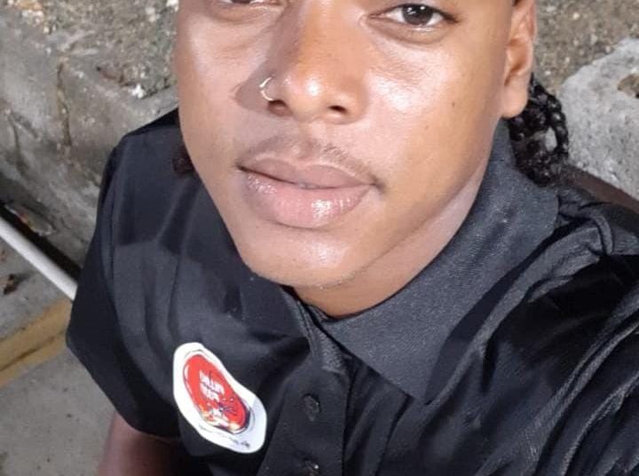 Familiares buscan a joven desaparecido tras salir hacia la 42 de Capotillo