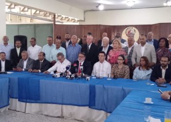 Comerciantes rechazan reforma laboral sin modificación de cesantía; advierten paros nacionales