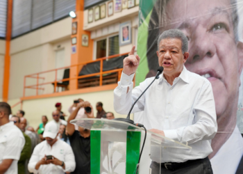 Leonel Fernández asegura que el PRM ha retrocedido al país al «siglo XIX»