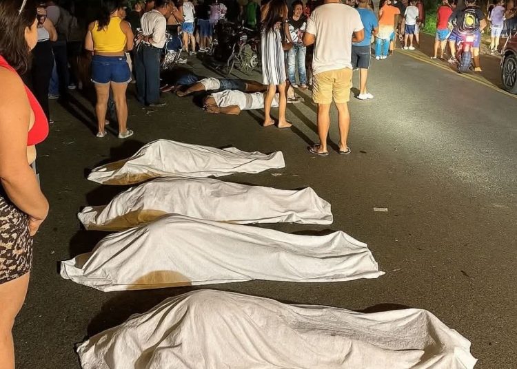 Varios muertos y más de 40 heridos deja accidente de autobús en carretera Jamao