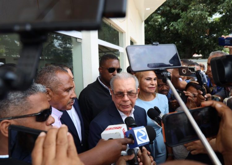 Danilo Medina dice nuevo ministro de Hacienda «no tiene ningún vínculo con el PLD»